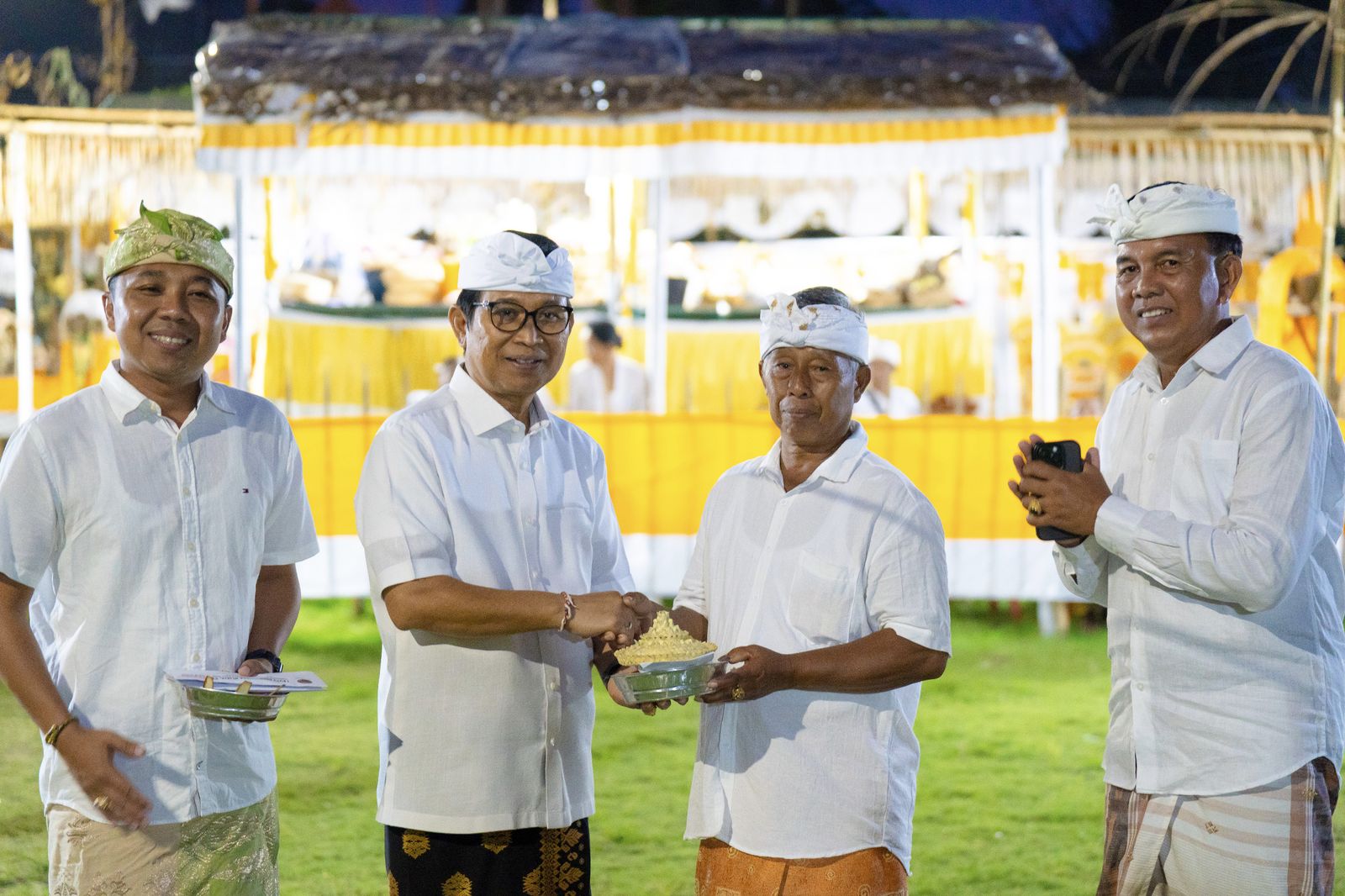 podiumnews.com-Hormati Leluhur, Desa Selat Gelar Yadnya